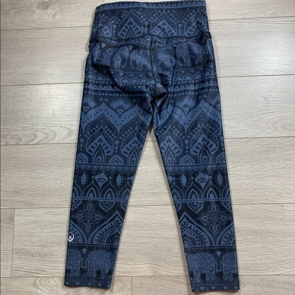 My Inner Fire Sacred Elephant Print Yoga Capri Crop Leggings - Picture 5 of 12